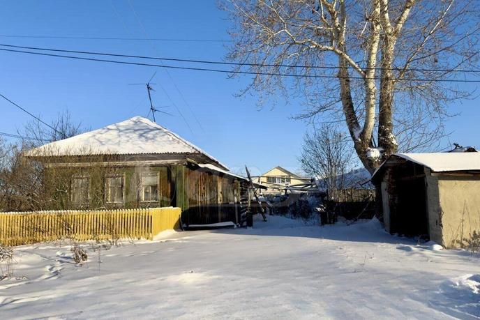 Продается ветхий дом, в районе Центральная часть, д. Зубарева, по Московскому тракту