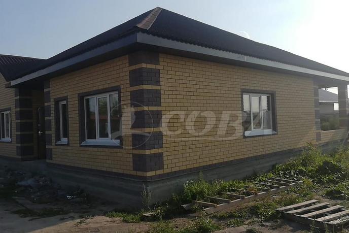 Продается строящийся дом, в районе новой застройки, д. Якуши, в районе Старый тобольский, Коттеджный поселок «Радужный»
