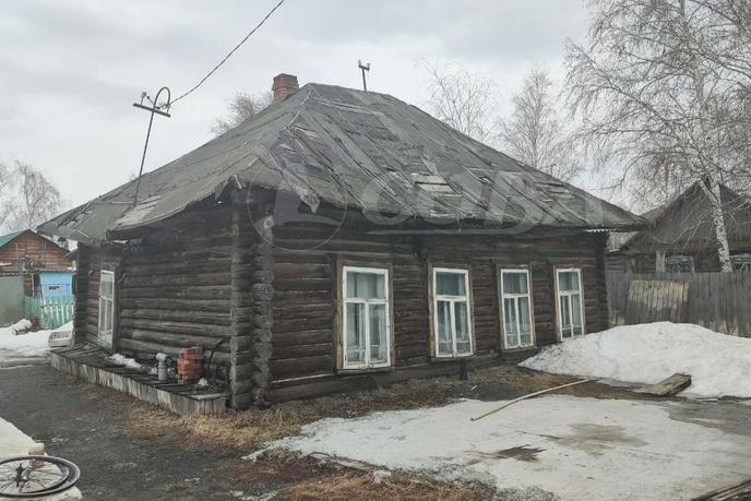 Продается ветхий дом, в районе Центральная часть, пгт. Боровский, по Ялуторовскому тракту