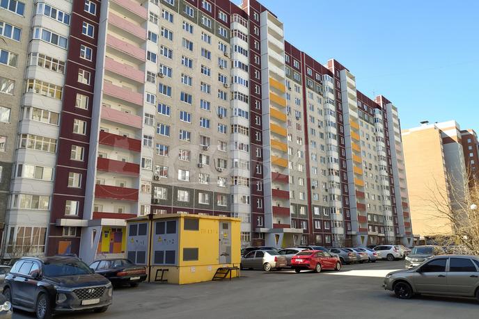 3 комнатная квартира  в Тюменском-3 мкрн., ул. Николая Семенова, 27, г. Тюмень