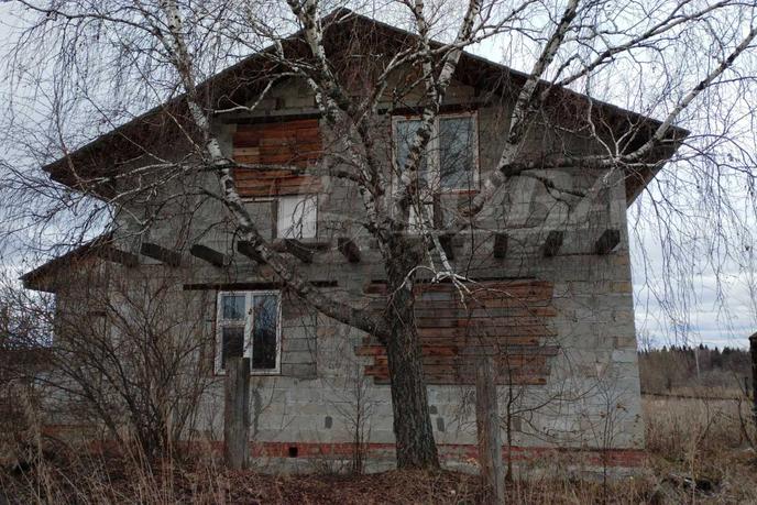 Продается дом у реки, д. Юшкова, по Московскому тракту