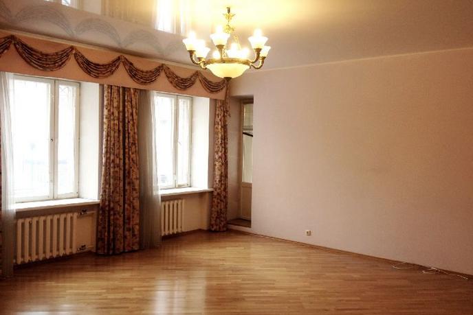 2 комнатная квартира  в историческом центре, ул. Республики, 14, г. Тюмень