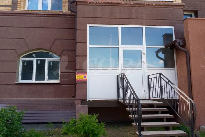 Офисное помещение в жилом доме, продажа, в районе Нагорный Тобольск, г. Тобольск