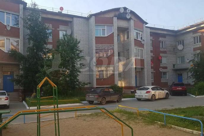 4 комнатная квартира  в районе п. Юность, ул. Шушенская, 15, г. Сургут