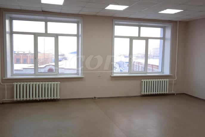 Нежилое помещение в бизнес-центре, аренда, в районе Воровского, г. Тюмень
