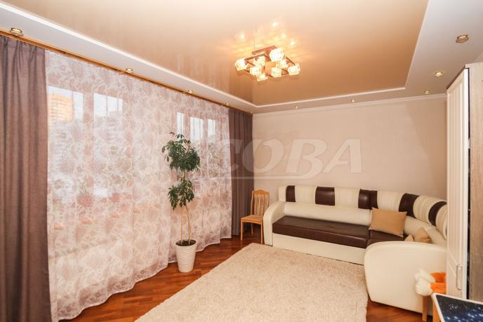 2 комнатная квартира  в Заречном 3 мкрн., ул. Газовиков, 45, г. Тюмень