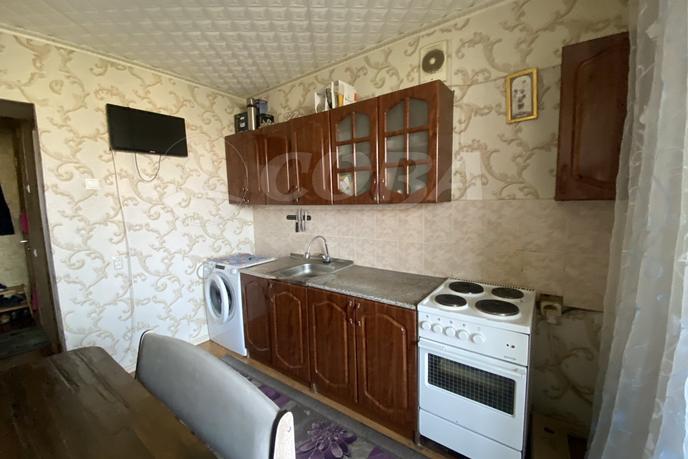 2 комнатная квартира  в Заречном мкрн., ул. Газовиков, 6, г. Тюмень