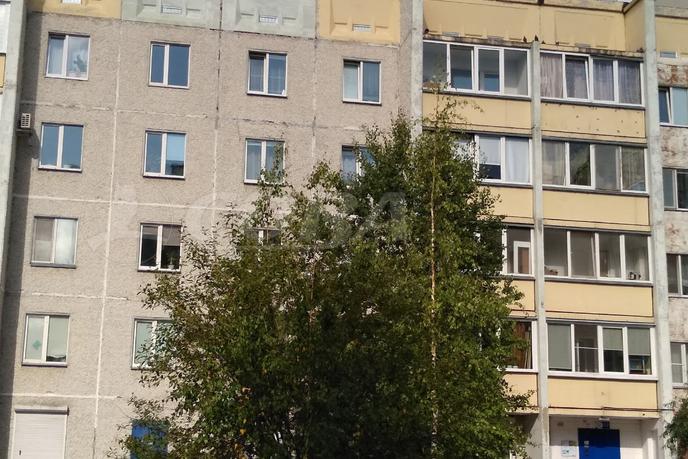 2 комнатная квартира  в районе ТРЦ Вершина, ул. Быстринская, 20, г. Сургут